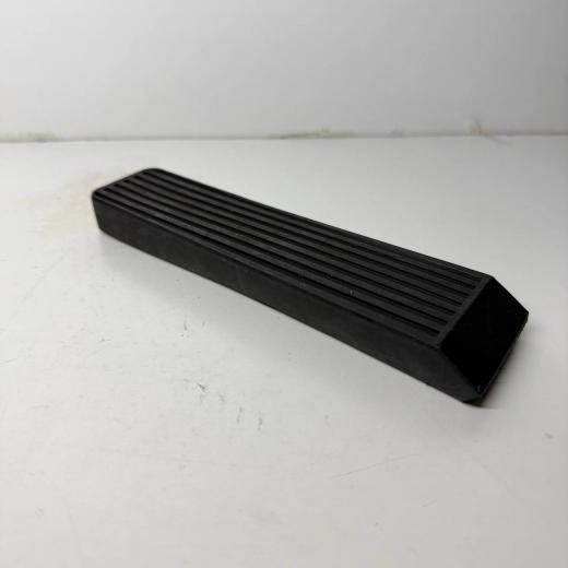 RVESTIMENTO PEDALE ACCELERATORE MERCEDES 123 ORIGINALE A1233010082