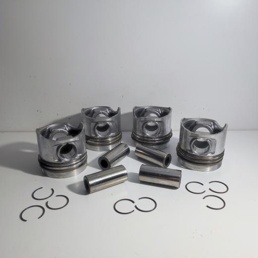 SERIE 4 PEZZI PISTONI MAGG. 0.4 FIAT DUCATO 4x4 2.5 TD ORIGINALE 99441496